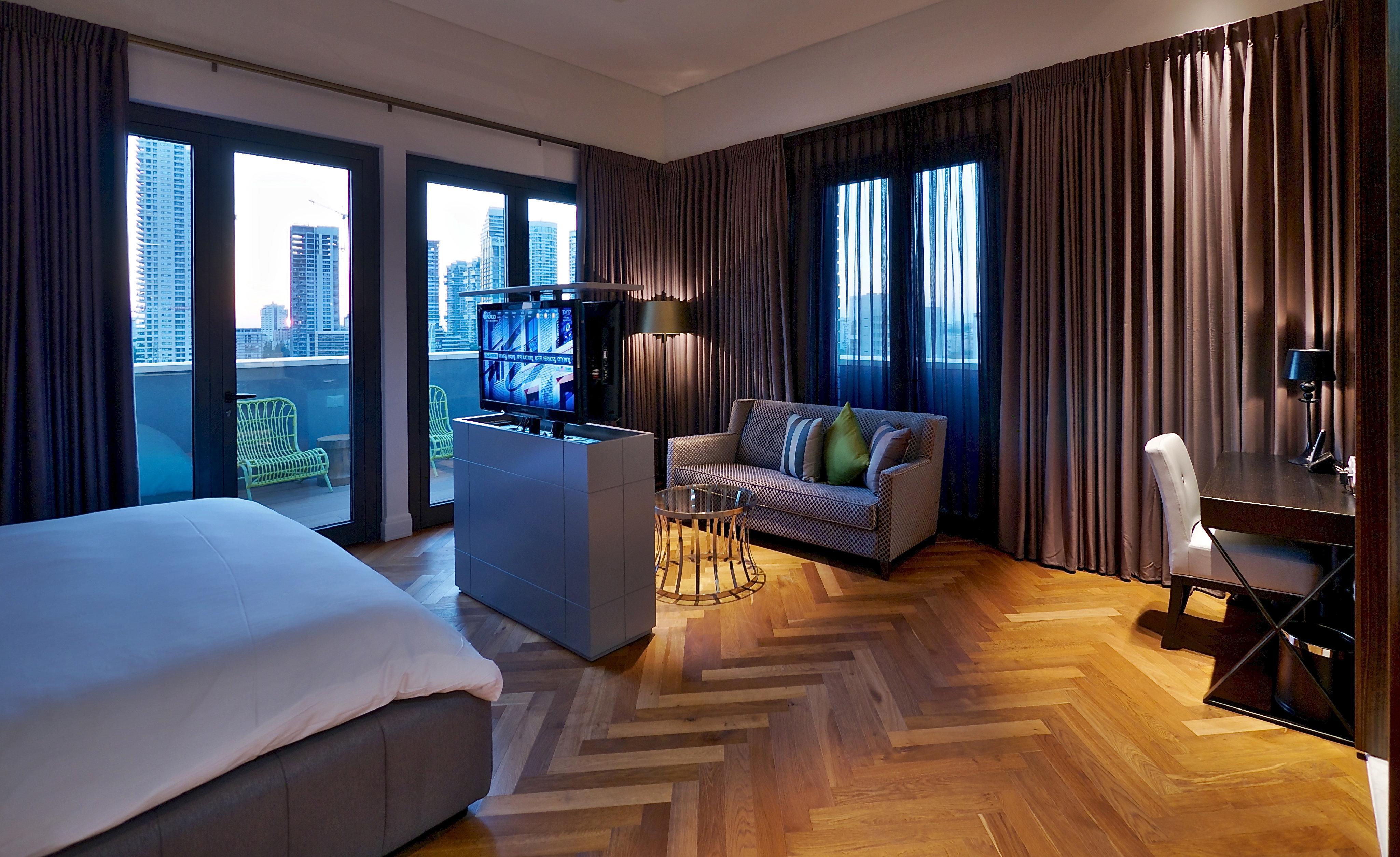 Hotel Indigo Tel Aviv - Diamond District By Ihg Giv'atayim Ngoại thất bức ảnh A suite at the hotel